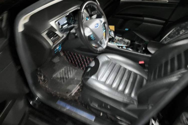 Used Ford Mondeo 2013 2.0L GTDi 200 Luxury Model Left Front Seat