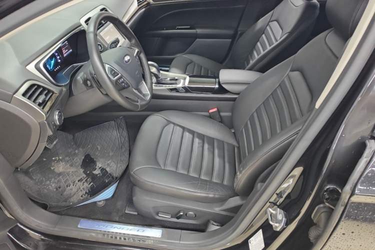 Used Ford Mondeo 2013 2.0L GTDi 200 Luxury Model Left Front Seat