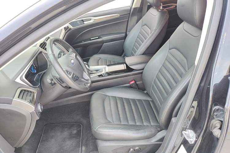 Used Ford Mondeo 2013 2.0L GTDi 200 Fashion Edition Left Front Seat