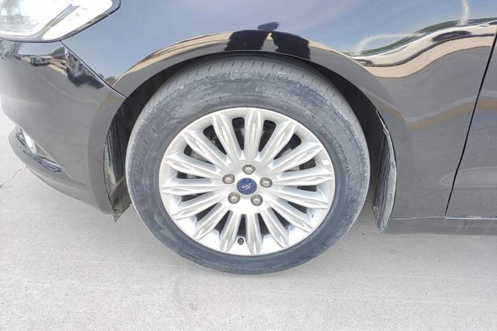Used Ford Mondeo 2013 2.0L GTDi 200 Fashion Edition Left Front Wheel Hub