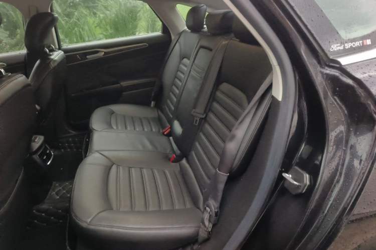 Used Ford Mondeo 2013 2.0L GTDi240 Flagship Edition Left Rear Seat