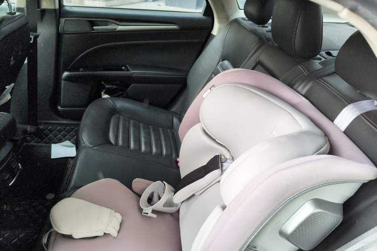 Used Ford Mondeo 2013 1.5L GTDi180 Fashion Edition Left Rear Seat