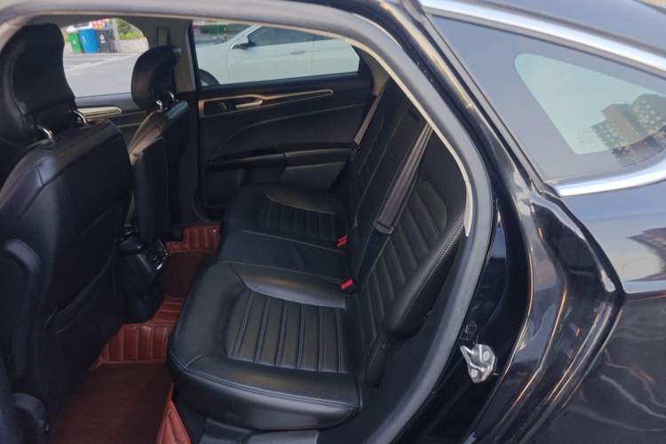 Used Ford Mondeo 2013 2.0L GTDi 200 Luxury Model Left Rear Seat