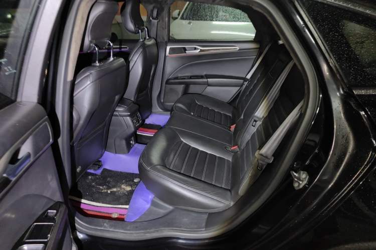 Used Ford Mondeo 2013 2.0L GTDi 200 Luxury Model Left Rear Seat