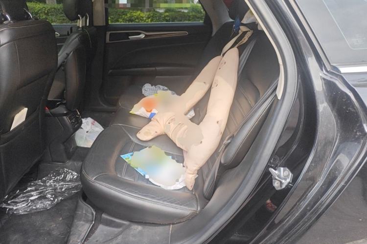 Used Ford Mondeo 2013 2.0L GTDi 200 Luxury Model Left Rear Seat