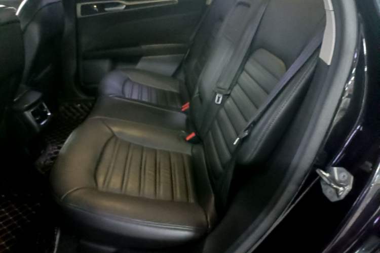 Used Ford Mondeo 2013 2.0L GTDi 200 Fashion Edition Left Rear Seat