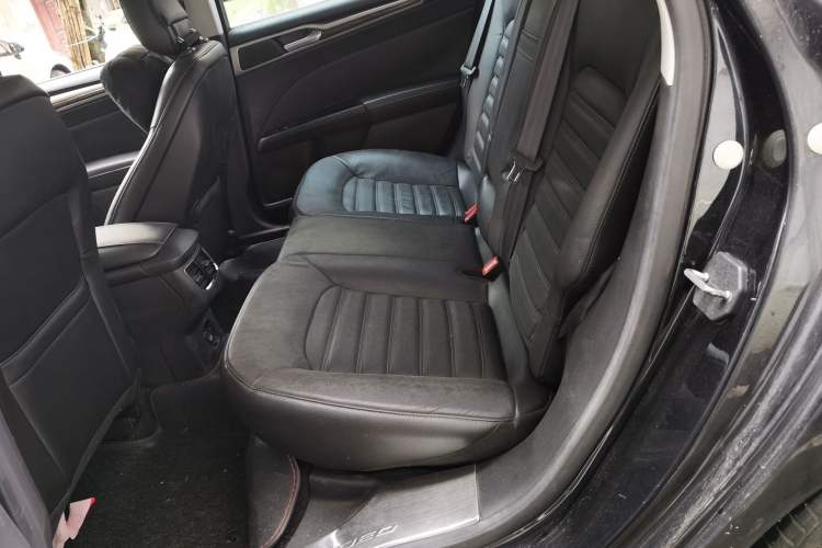 Used Ford Mondeo 2013 2.0L GTDi 200 Fashion Edition Left Rear Seat