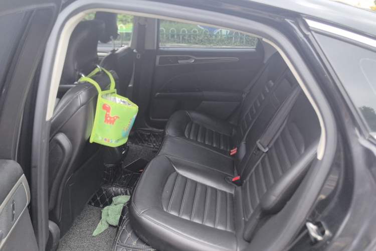 Used Ford Mondeo 2013 2.0L GTDi 200 Fashion Edition Left Rear Seat
