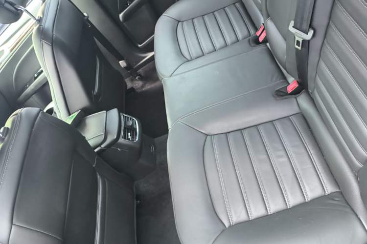 Used Ford Mondeo 2013 2.0L GTDi 200 Luxury Model Left Rear Seat