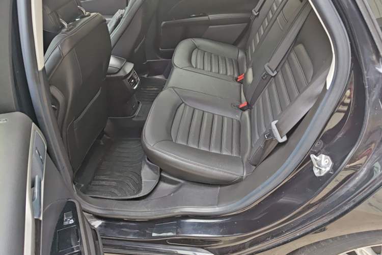 Used Ford Mondeo 2013 2.0L GTDi 200 Fashion Edition Left Rear Seat