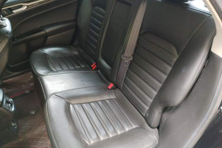 Used Ford Mondeo 2013 2.0L GTDi 200 Luxury Model Left Rear Seat