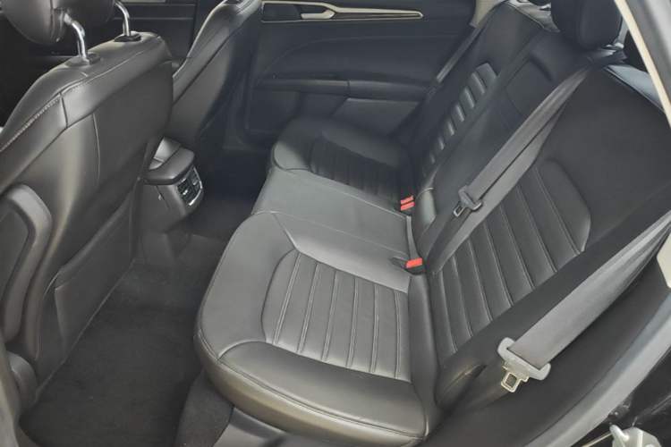 Used Ford Mondeo 2013 2.0L GTDi 200 Luxury Model Left Rear Seat