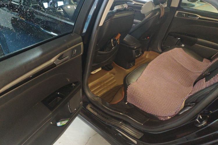 Used Ford Mondeo 2013 2.0L GTDi 200 Luxury Model Left Rear Seat