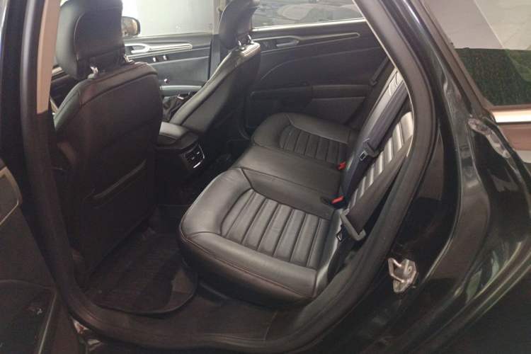 Used Ford Mondeo 2013 2.0L GTDi 200 Fashion Edition Left Rear Seat