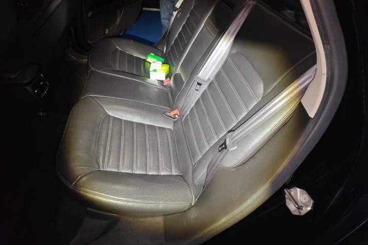 Used Ford Mondeo 2013 2.0L GTDi 200 Fashion Edition Left Rear Seat