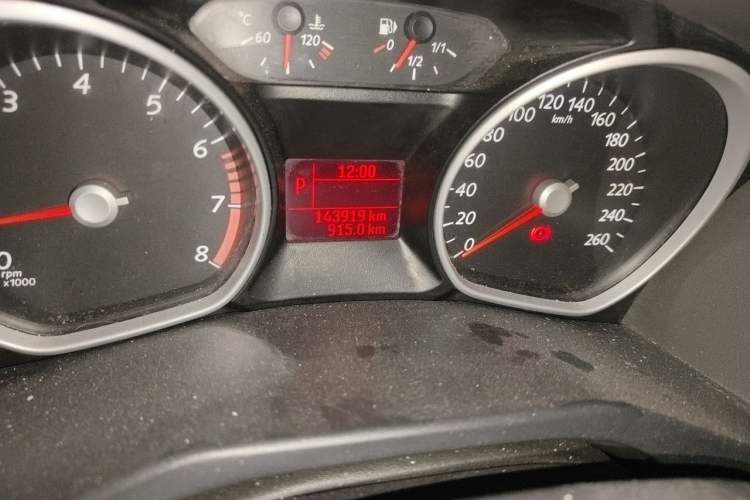 Used Ford Mondeo 2013 2.3L Fashion Edition Odometer Close Up