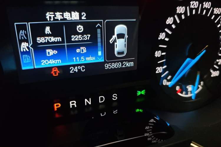 Used Ford Mondeo 2013 2.0L GTDi 200 Fashion Edition Odometer Close Up