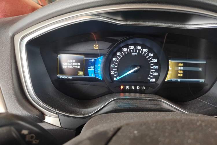 Used Ford Mondeo 2013 2.0L GTDi 200 Luxury Model Odometer Close Up