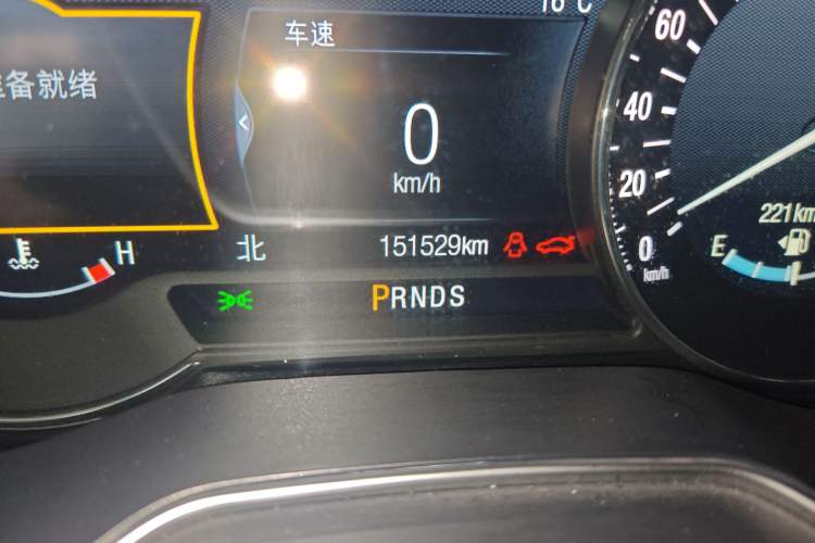 Used Ford Mondeo 2013 2.0L GTDi240 Luxury Sport Model Odometer Close Up