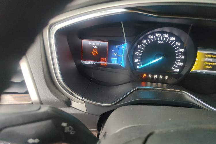 Used Ford Mondeo 2013 2.0L GTDi 200 Luxury Model Odometer Close Up