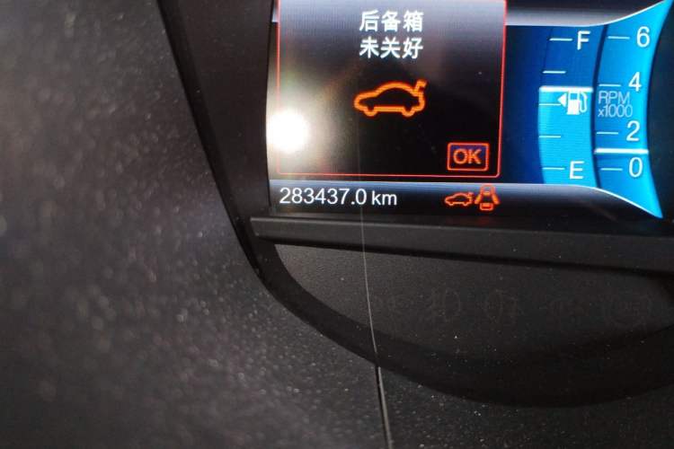 Used Ford Mondeo 2013 2.0L GTDi 200 Luxury Model Odometer Close Up