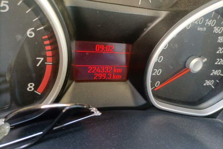 Used Ford Mondeo 2013 2.3L Fashion Edition Odometer Close Up