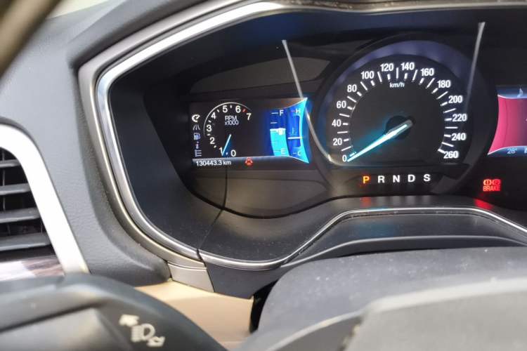Used Ford Mondeo 2013 2.0L GTDi 200 Luxury Model Odometer Close Up
