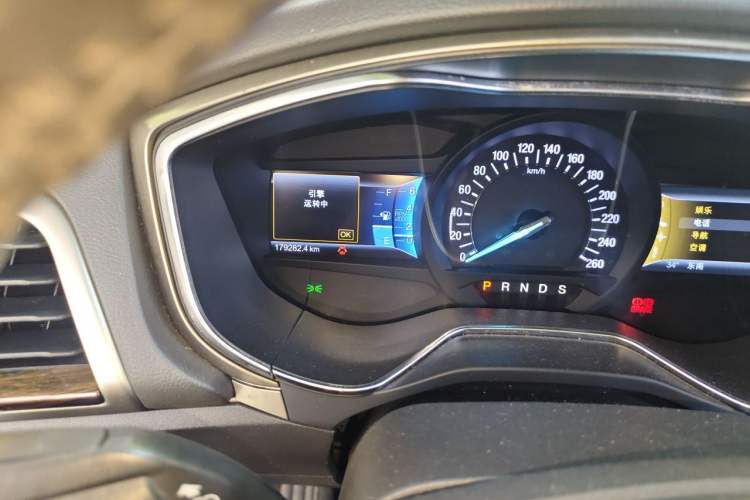 Used Ford Mondeo 2013 2.0L GTDi 200 Luxury Model Odometer Close Up