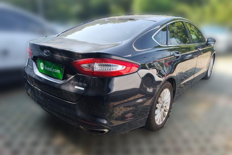 Used Ford Mondeo 2013 2.0L GTDi 200 Luxury Model Rear Right 45 Deg
