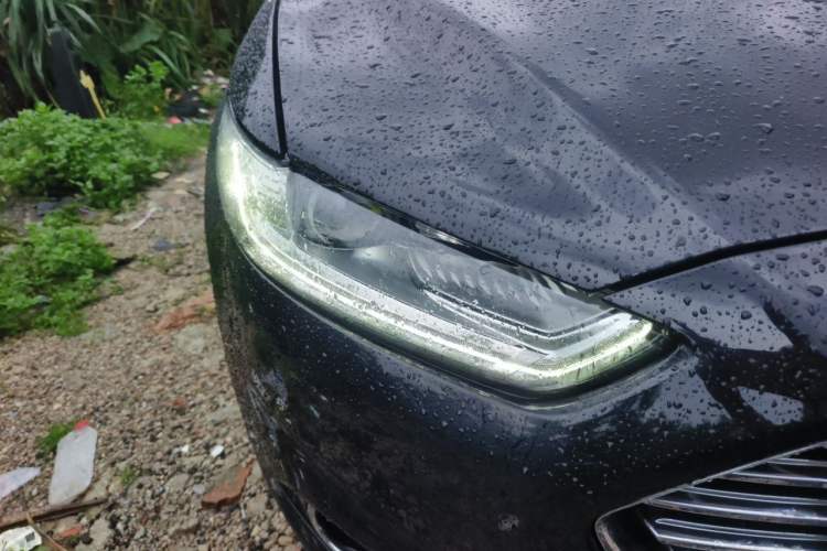 Used Ford Mondeo 2013 2.0L GTDi240 Flagship Edition Right Front Headlight