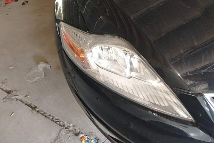 Used Ford Mondeo 2013 2.3L Fashion Edition Right Front Headlight