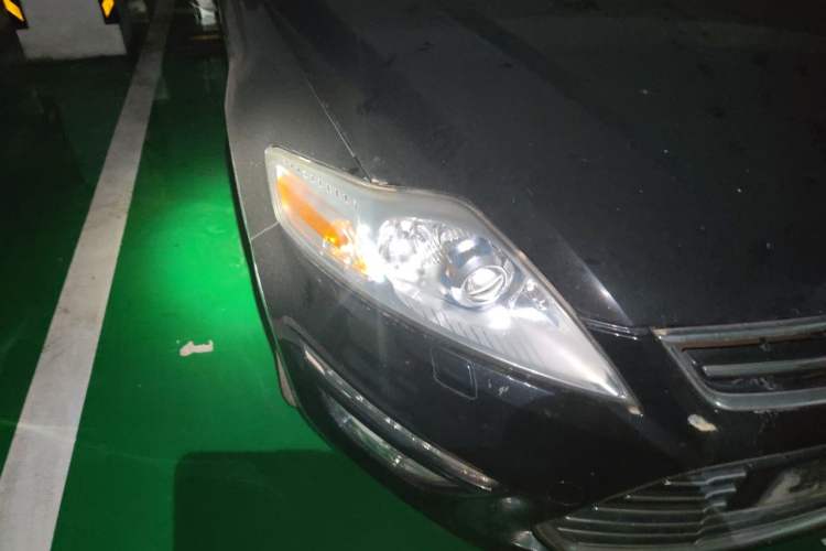 Used Ford Mondeo 2013 2.3L Luxury Model Right Front Headlight