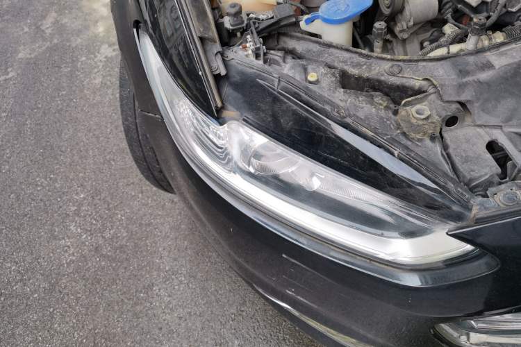 Used Ford Mondeo 2013 2.0L GTDi 200 Fashion Edition Right Front Headlight