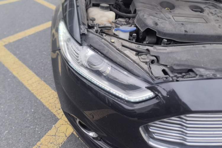 Used Ford Mondeo 2013 2.0L GTDi 200 Fashion Edition Right Front Headlight
