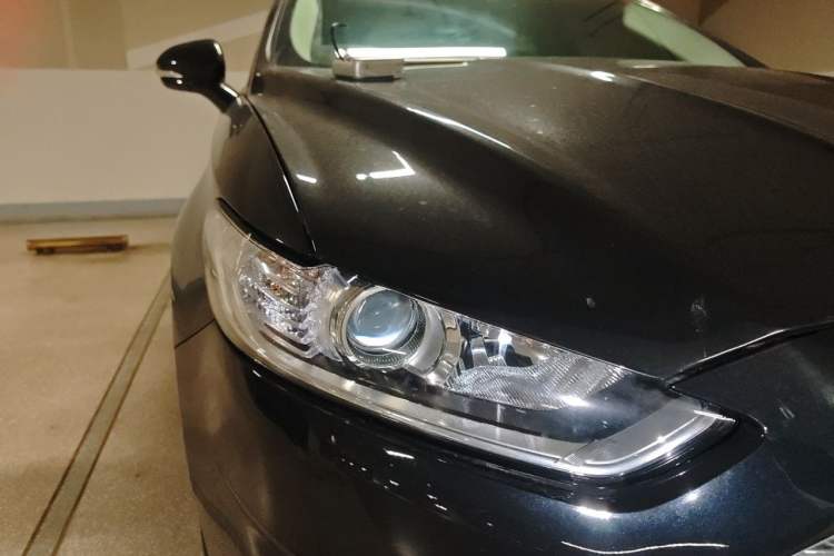 Used Ford Mondeo 2013 2.0L GTDi 200 Fashion Edition Right Front Headlight