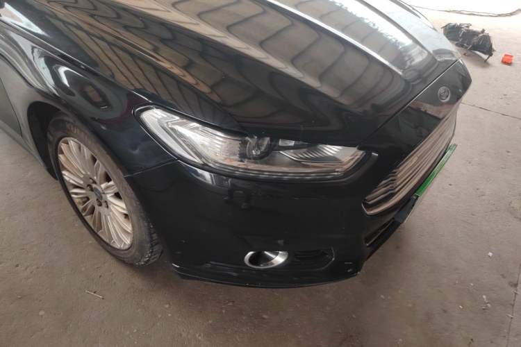 Used Ford Mondeo 2013 2.0L GTDi 200 Luxury Model Right Front Headlight