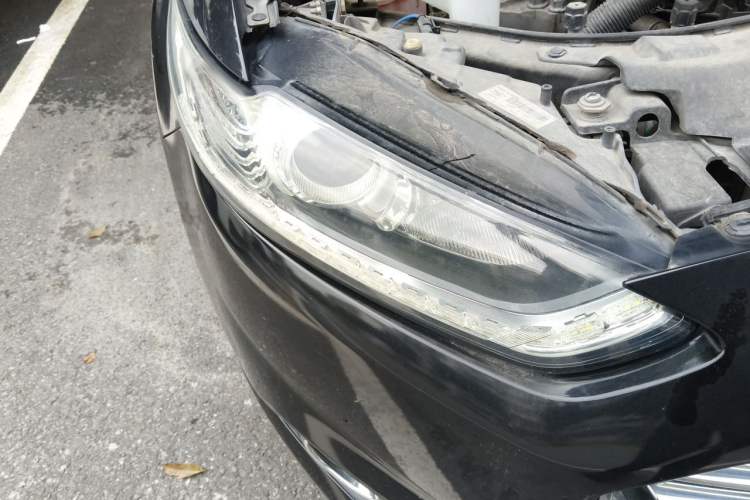 Used Ford Mondeo 2013 1.5L GTDi180 Comfort Model Right Front Headlight