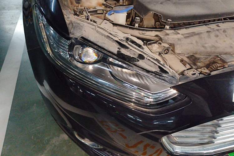 Used Ford Mondeo 2013 2.0L GTDi 200 Luxury Model Right Front Headlight