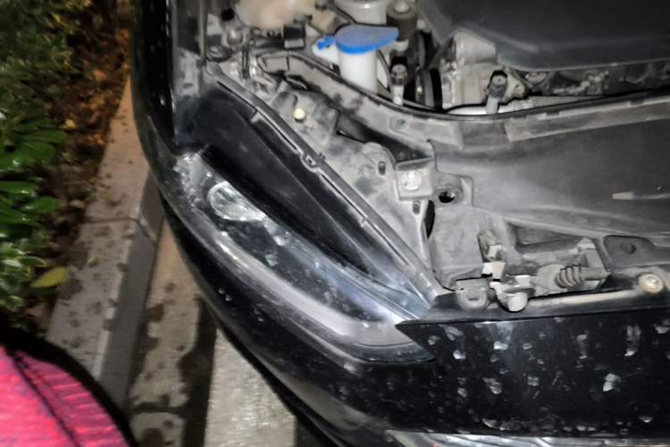 Used Ford Mondeo 2013 2.0L GTDi 200 Luxury Model Right Front Headlight