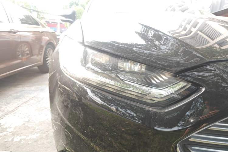 Used Ford Mondeo 2013 2.0L GTDi240 Ultimate Edition Right Front Headlight