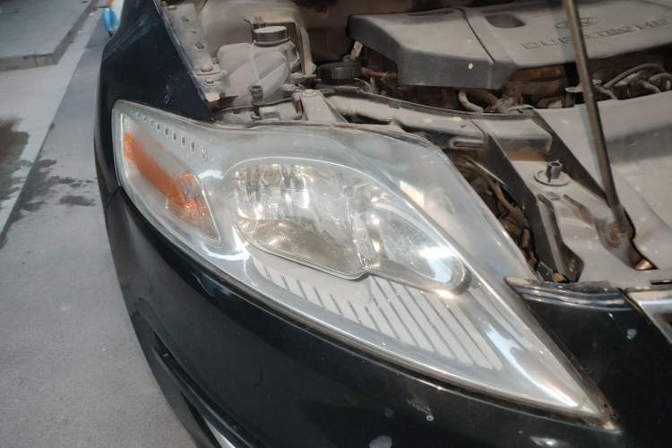 Used Ford Mondeo 2013 2.3L Fashion Edition Right Front Headlight
