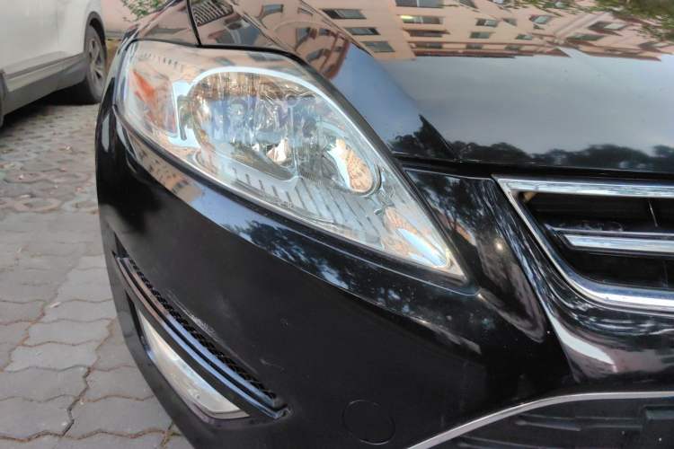 Used Ford Mondeo 2013 2.3L Fashion Edition Right Front Headlight