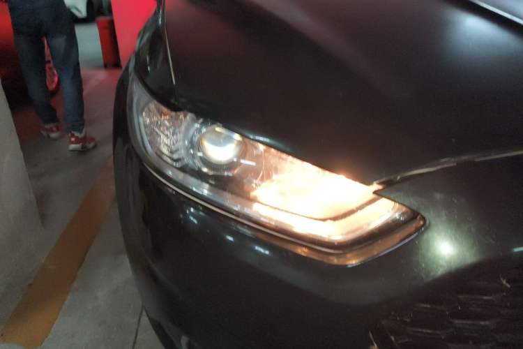 Used Ford Mondeo 2013 1.5L GTDi180 Fashion Edition Right Front Headlight