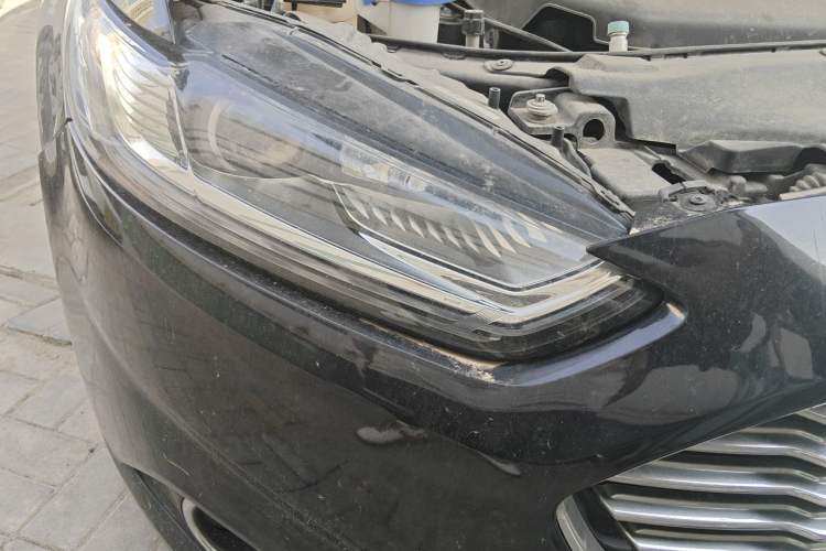 Used Ford Mondeo 2013 2.0L GTDi 200 Luxury Model Right Front Headlight