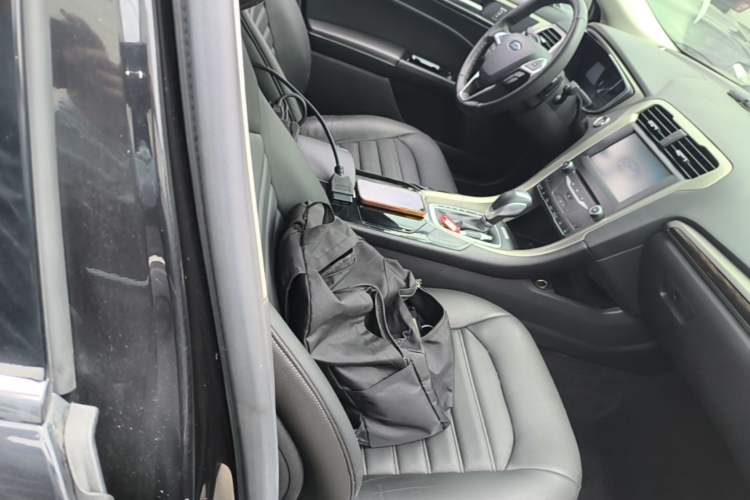 Used Ford Mondeo 2013 2.0L GTDi 200 Luxury Model Right Front Seat