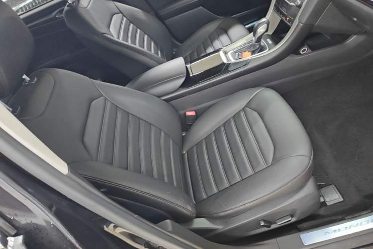 Used Ford Mondeo 2013 2.0L GTDi 200 Luxury Model Right Front Seat