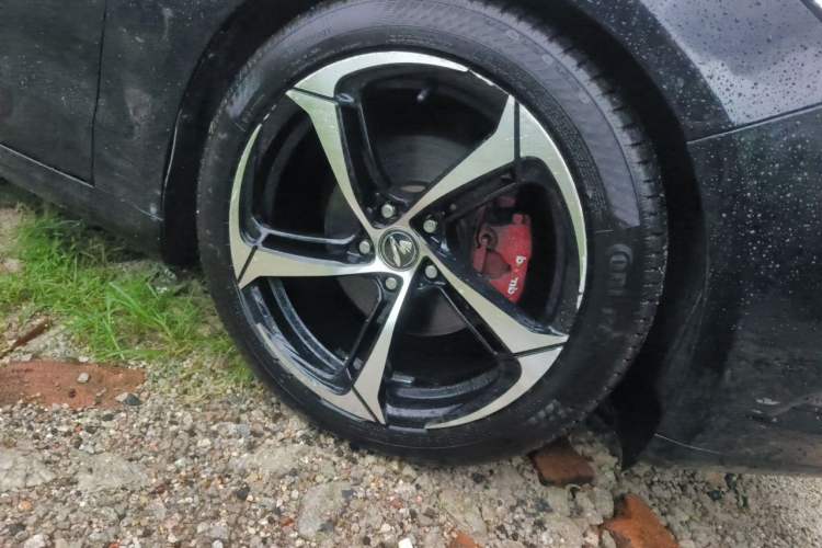 Used Ford Mondeo 2013 2.0L GTDi240 Flagship Edition Right Front Wheel Hub