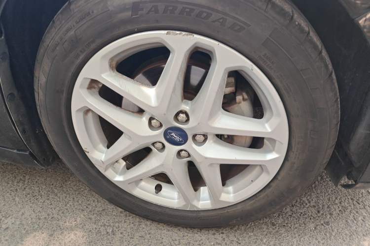 Used Ford Mondeo 2013 1.5L GTDi180 Fashion Edition Right Front Wheel Hub
