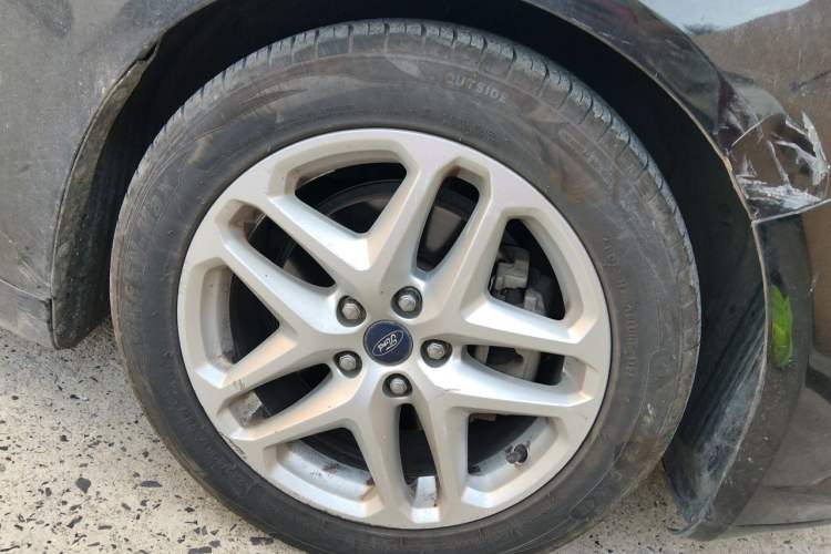 Used Ford Mondeo 2013 1.5L GTDi180 Fashion Edition Right Front Wheel Hub