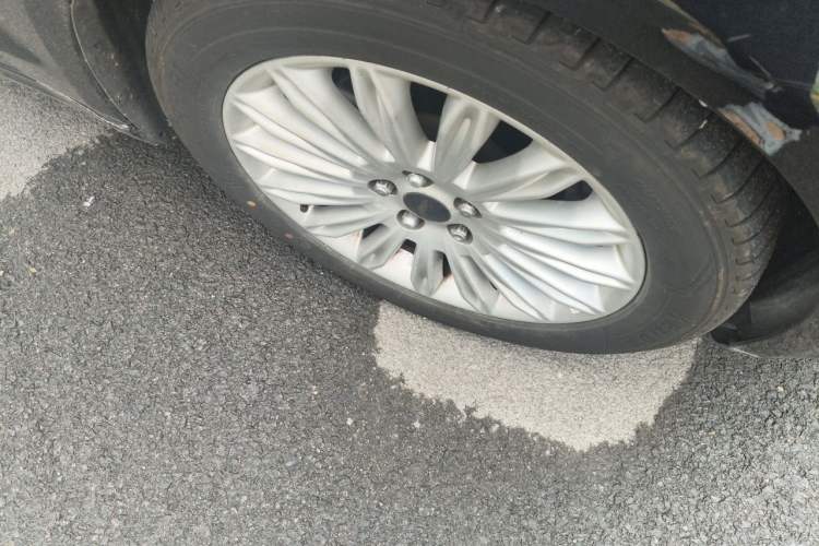 Used Ford Mondeo 2013 2.0L GTDi 200 Fashion Edition Right Front Wheel Hub